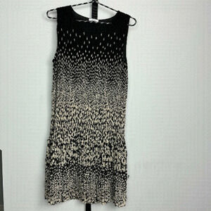 EUC - Riani Dress - White / Cream Size 4 Canada/US - Luxury Designer Dress